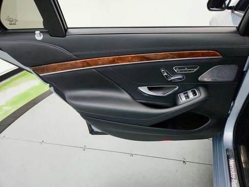 Used 2014 Mercedes-Benz S 550 Sedan image 25
