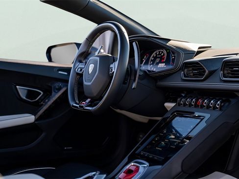 Used 2021 Lamborghini Huracan EVO image 43