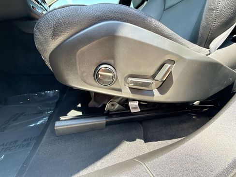 Used 2024 Volvo XC60 B5 Plus w/ Protection Package Premier AWD/4WD image 14