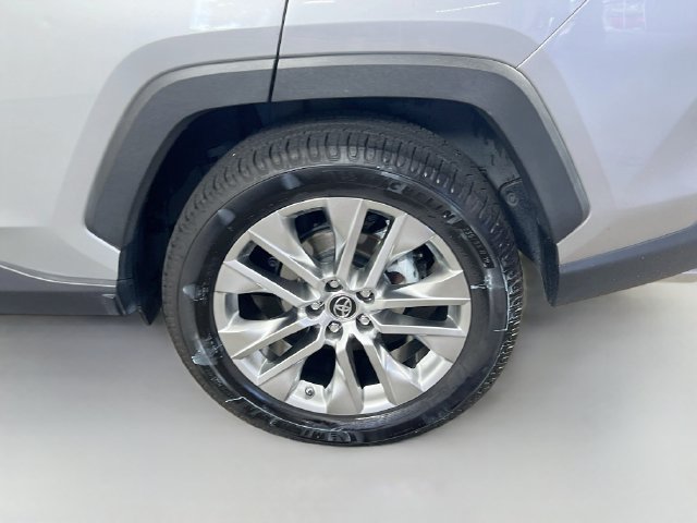 Used 2019 Toyota RAV4 XLE Premium FWD image 22