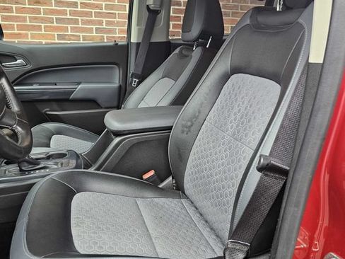 Used 2015 Chevrolet Colorado Z71 AWD/4WD image 26