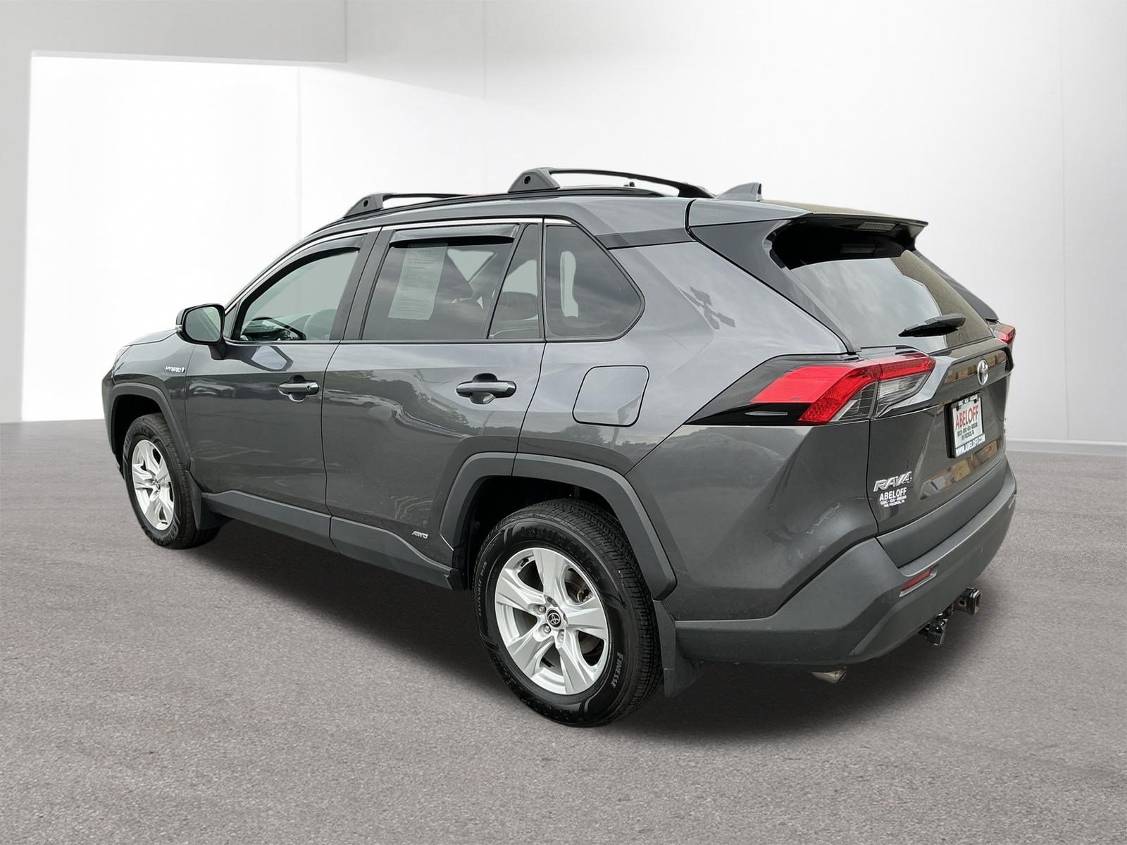Used 2021 Toyota RAV4 XLE w/ Convenience Package AWD/4WD image 2
