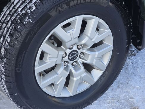 Used 2023 Nissan Frontier SV w/ SV Convenience Package image 13