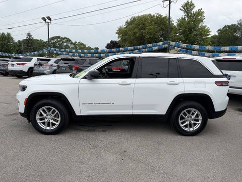 Used 2023 Jeep Grand Cherokee Laredo w/ Luxury Tech Group I AWD/4WD image 4
