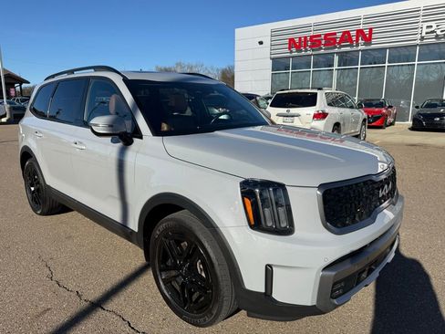 Used 2023 Kia Telluride SX Prestige X-Line image 2