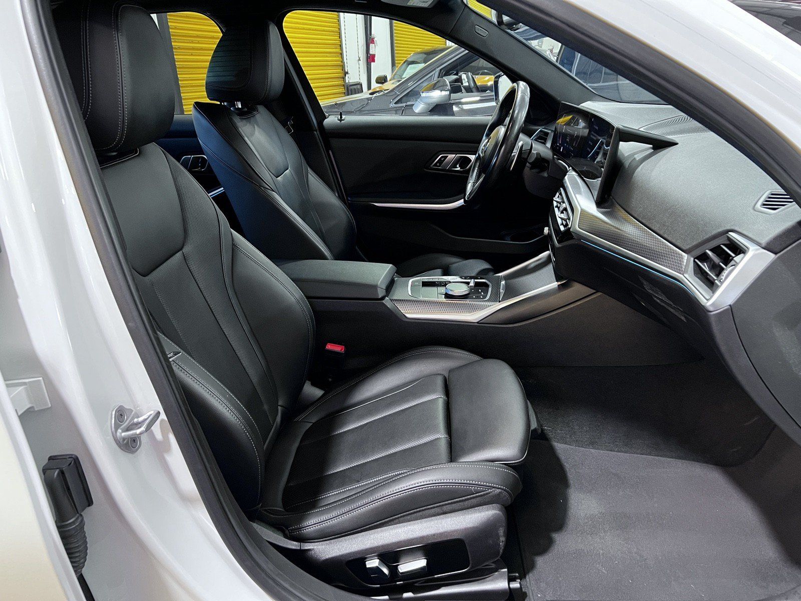 Used 2023 BMW 330i Sedan w/ M Sport Package RWD image 17