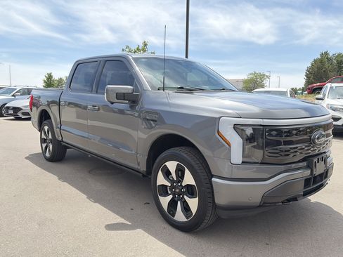 Used 2023 Ford F150 Lightning Platinum AWD/4WD image 3