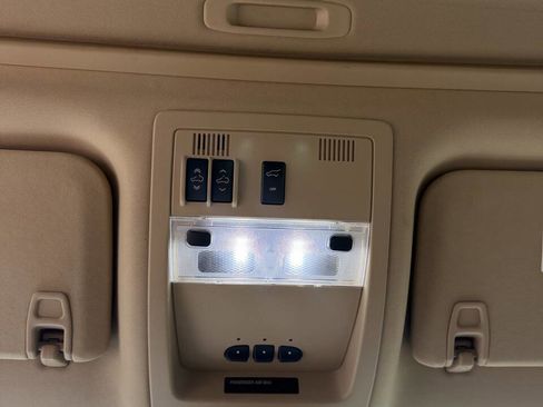 Used 2010 Chevrolet Suburban LTZ AWD/4WD image 20