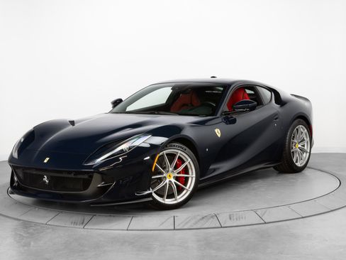 Used 2020 Ferrari 812 Superfast RWD image 94
