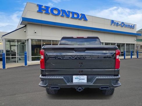Used 2025 Chevrolet Silverado 1500 Custom Trail Boss w/ Midnight Edition AWD/4WD image 5