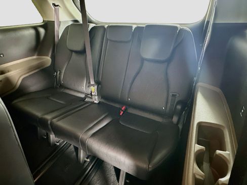 Used 2026 Kia Carnival FWD image 29
