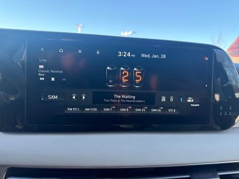 Used 2023 Hyundai Palisade Limited AWD/4WD image 40