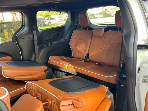 New 2026 Chrysler Pacifica Pinnacle image 48