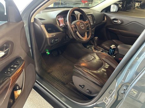 Used 2014 Jeep Cherokee Trailhawk w/ Comfort/Convenience Group image 8