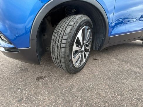 Used 2018 Buick Encore Essence AWD/4WD image 10