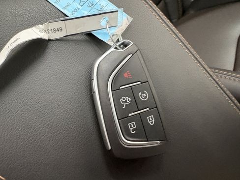 Used 2025 Cadillac CT4 Sport RWD image 30