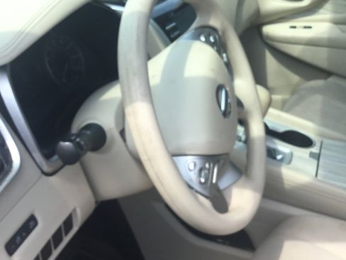 Used 2017 Nissan Murano S w/ Navigation Package FWD image 16