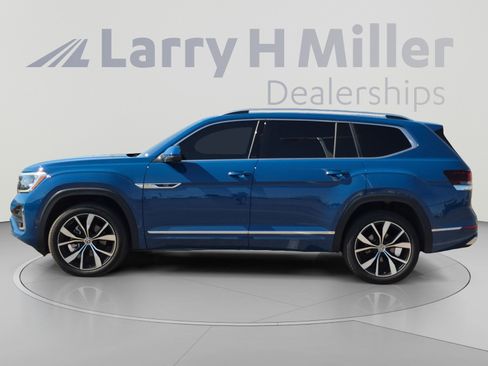 Used 2025 Volkswagen Atlas SEL Premium R-Line AWD/4WD image 2