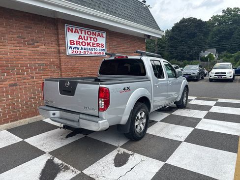 Used 2011 Nissan Frontier PRO-4X w/ Pro-4x Luxury Pkg AWD/4WD image 3