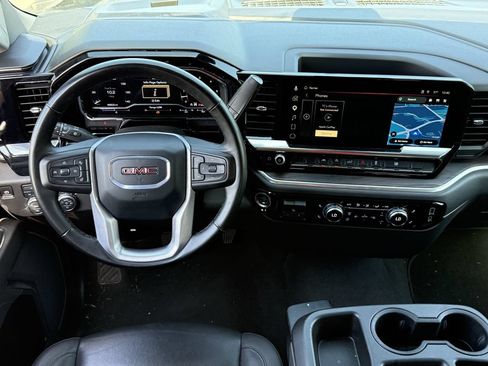 Used 2025 GMC Sierra 1500 SLT AWD/4WD image 11