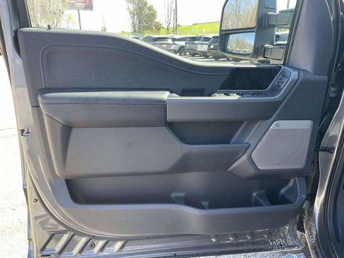 New 2026 Ford F250 Lariat w/ Black Appearance Package image 15