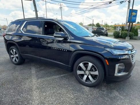 Certified 2023 Chevrolet Traverse LT w/ LT Premium Package AWD/4WD image 2