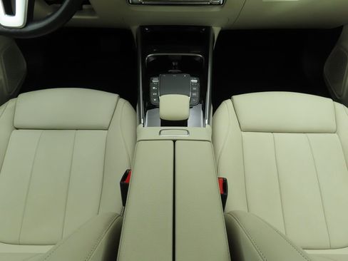 Certified 2023 Mercedes-Benz GLB 250 image 16