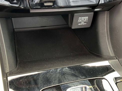 Used 2017 Honda Accord Touring image 32