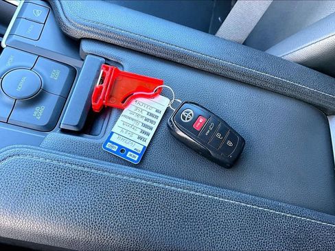 Used 2024 Toyota Grand Highlander XLE image 35