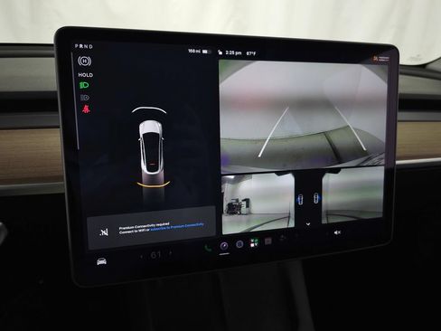 Used 2022 Tesla Model Y Long Range AWD/4WD image 29