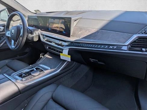 Used 2026 BMW X7 xDrive40i AWD/4WD image 25