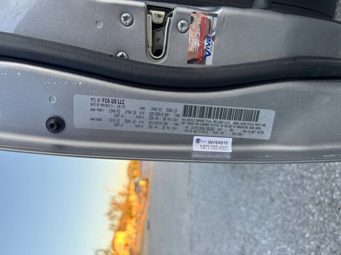 Used 2019 Dodge Journey SE image 21