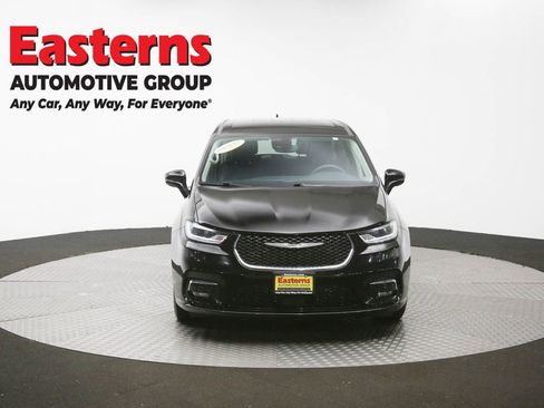 Used 2024 Chrysler Pacifica Limited FWD image 53