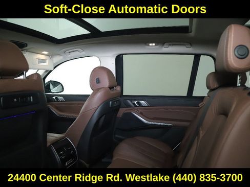 Used 2022 BMW X7 xDrive40i w/ Premium Package AWD/4WD image 16