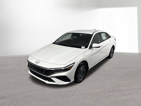 Used 2025 Hyundai Elantra Hybrid FWD image 48