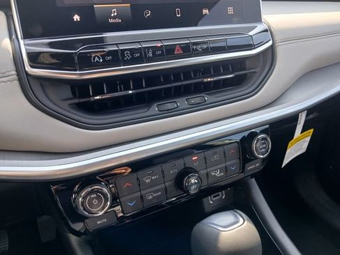 New 2026 Jeep Compass Limited AWD/4WD image 26