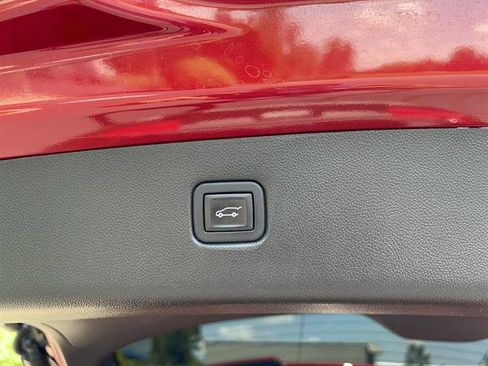 Used 2021 Chevrolet Blazer LT FWD image 18