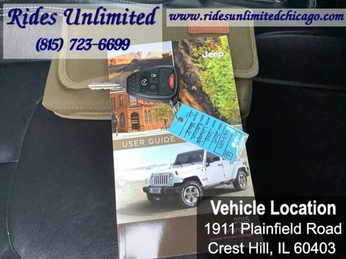 Used 2015 Jeep Wrangler Unlimited Rubicon w/ Dual Top Group AWD/4WD image 32