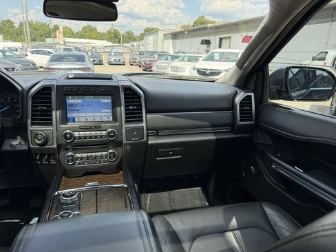 Used 2018 Ford Expedition Platinum AWD/4WD image 31