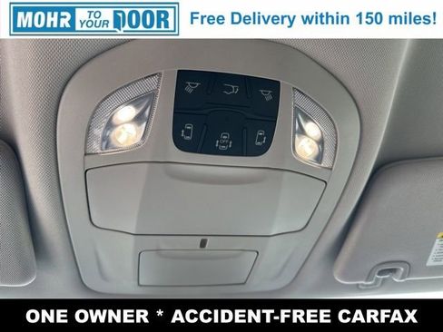 Used 2024 Chrysler Pacifica Touring-L image 19