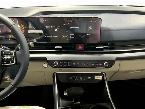 New 2025 Kia Carnival EX FWD image 7