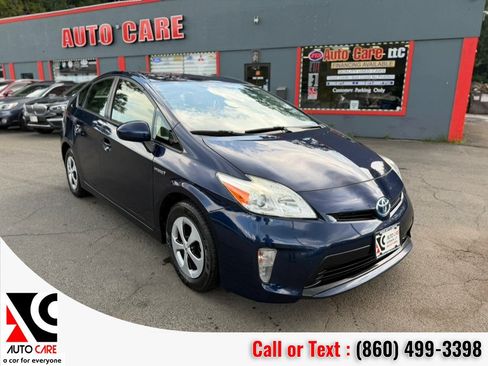 Used 2015 Toyota Prius Two FWD image 1
