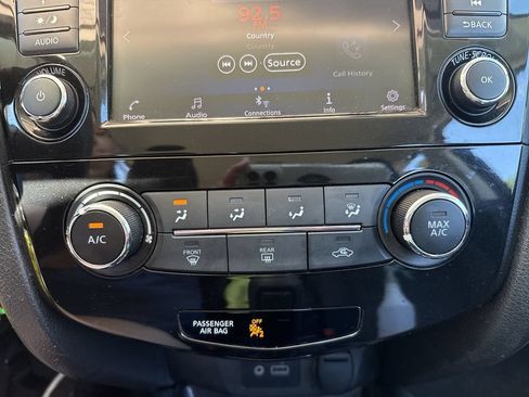 Used 2019 Nissan Rogue Sport S FWD image 18