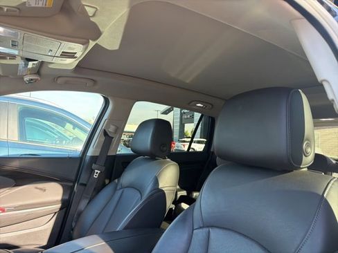 Used 2019 Buick Envision Essence image 2