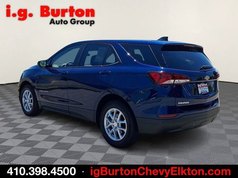 Used 2023 Chevrolet Equinox LS w/ LS Convenience Package FWD image 4