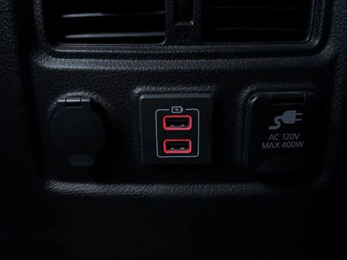 Used 2023 Nissan Titan SV w/ SV Convenience Package RWD image 15