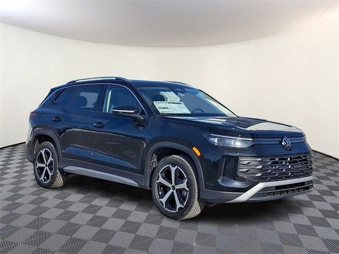 New 2026 Volkswagen Tiguan SE image 1