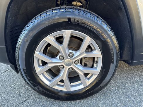 Used 2022 Jeep Grand Cherokee L Limited image 7