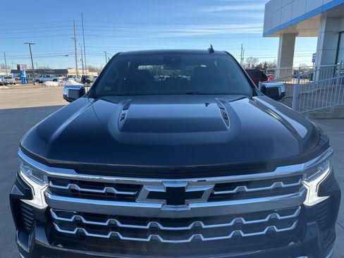 Used 2022 Chevrolet Silverado 1500 LTZ w/ Z71 Off-Road Package image 29