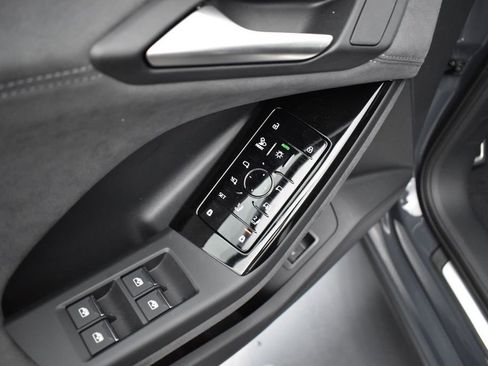 New 2027 Audi SQ6 e-tron Premium Plus AWD/4WD image 6